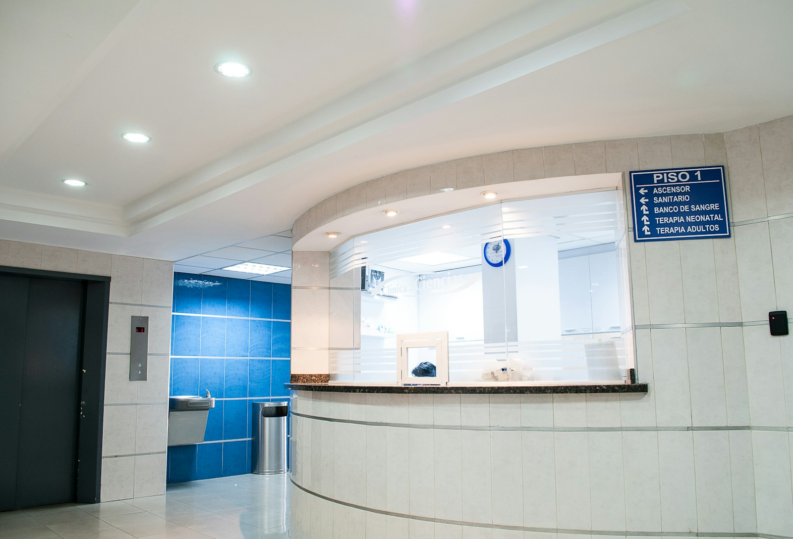 SmileCraft Dental · implants & cosmetic care